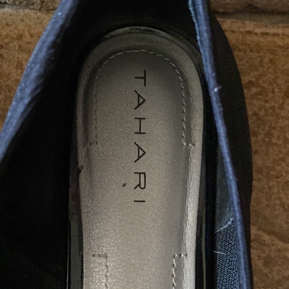 Tahari Edie black pointy toe ribbed flats - Picture 3 of 6